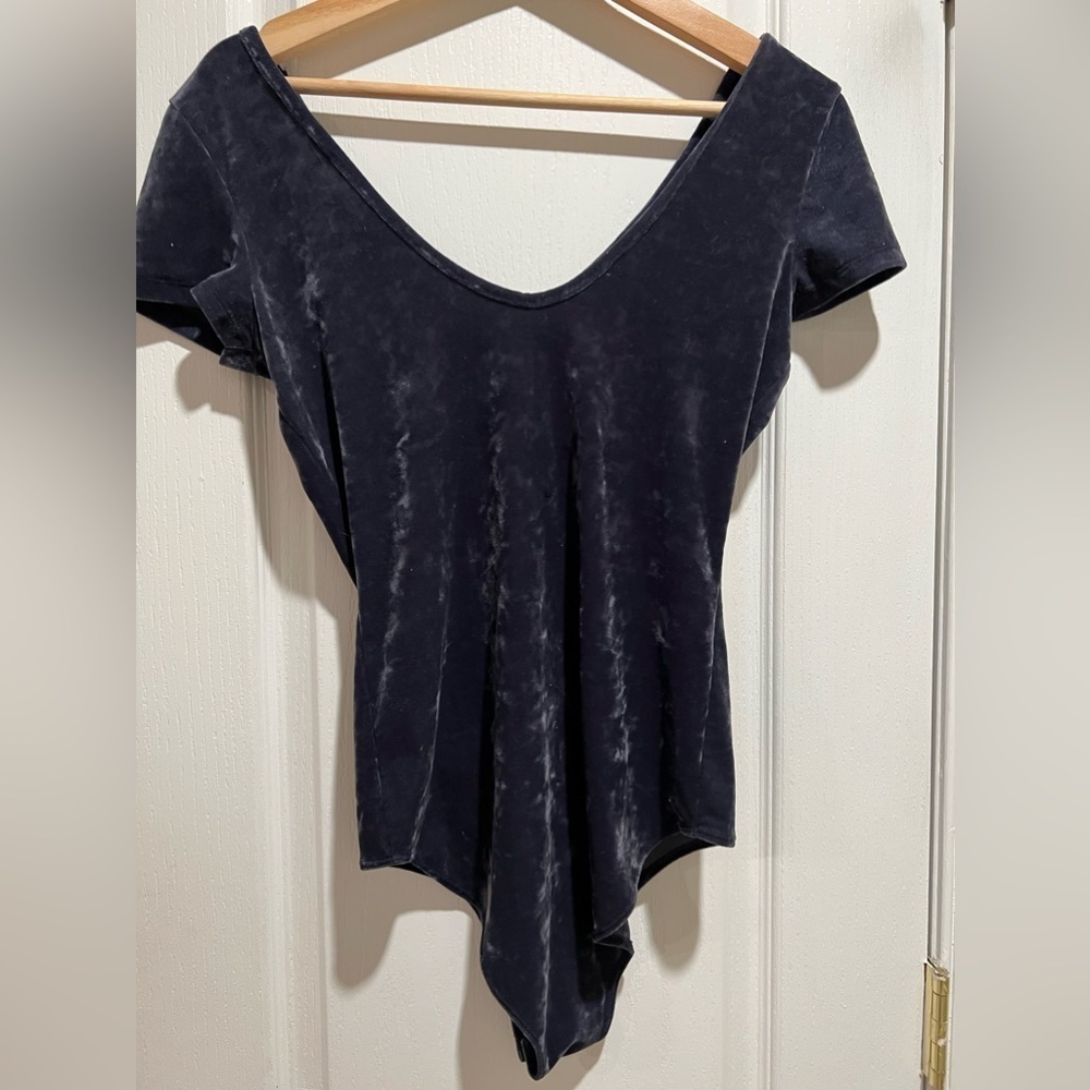 American Eagle Bodysuit gray Velvet Short Sleeve Snap Close Stretch Top small